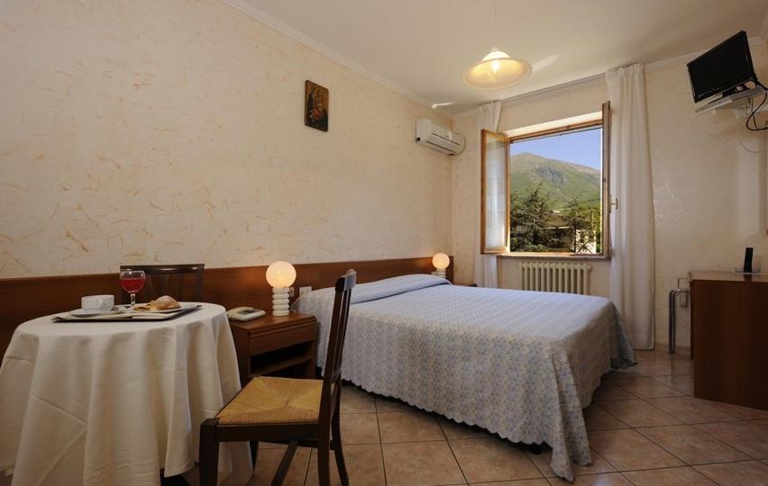 Hotel Europa Norcia Zimmer foto